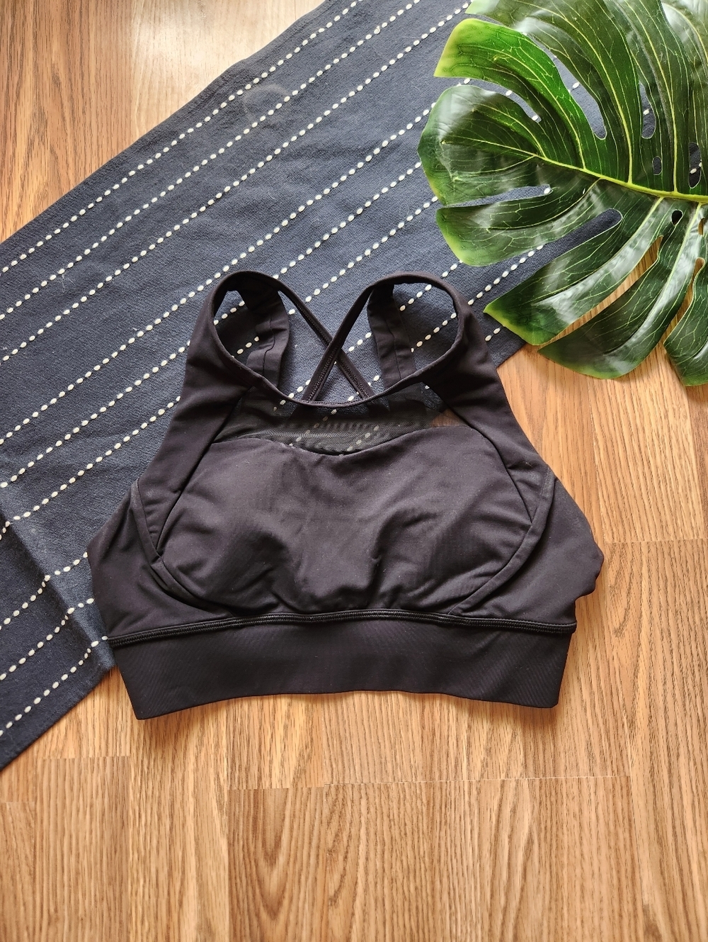 Lululemon Breathe It In Sports Bra Black Luxtreme Size 6